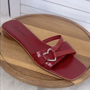 BRIGHTON Red Rio Leather Silver Heart Strappy Crocodile Slide Sandals Sz. 10 EUC
